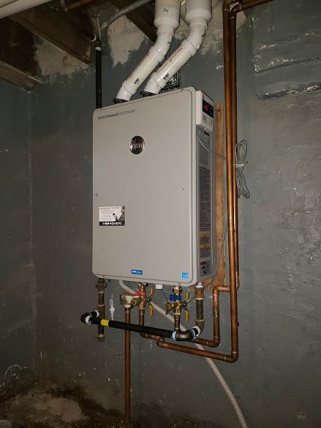 Which Saves More Energy: Tank or Tankless Water Heaters - Major Energy